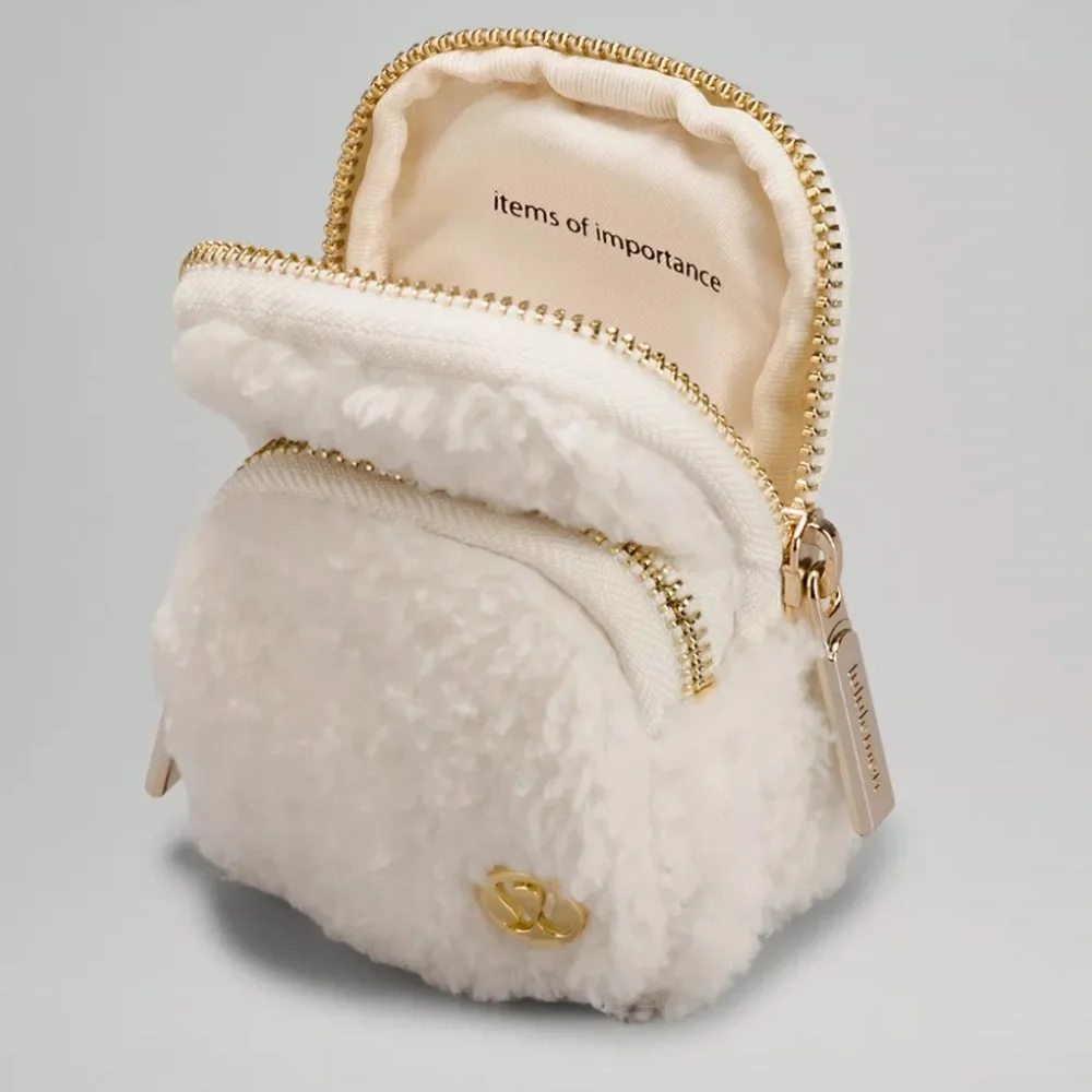 Lululemon Nano Clip On Backpack White Fleece Nwt - Picture 3 of 5